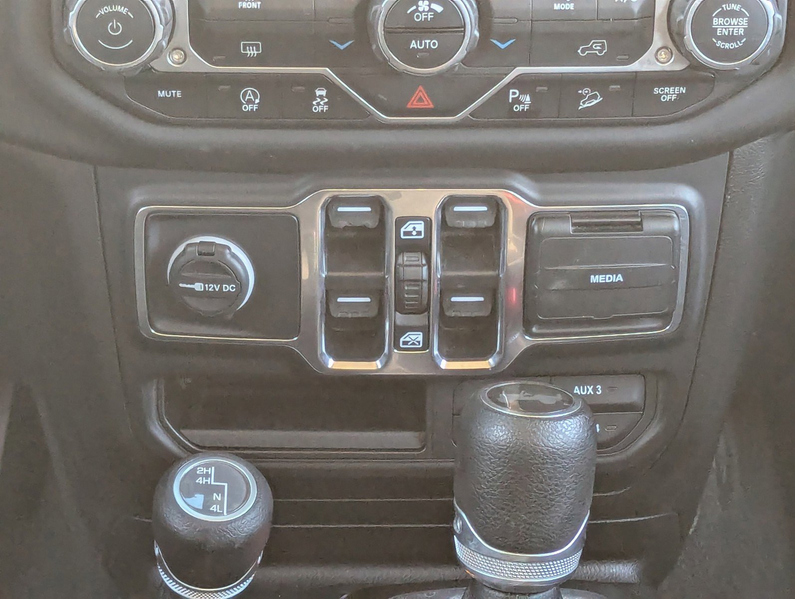 Used 2020 Jeep Wrangler Unlimited Sport image 22