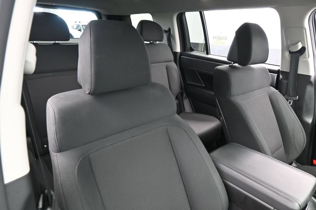 Used 2025 Hyundai Santa Fe SE FWD image 41