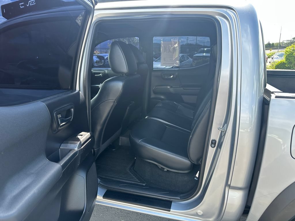 Used 2019 Toyota Tacoma TRD Off-Road AWD/4WD image 14
