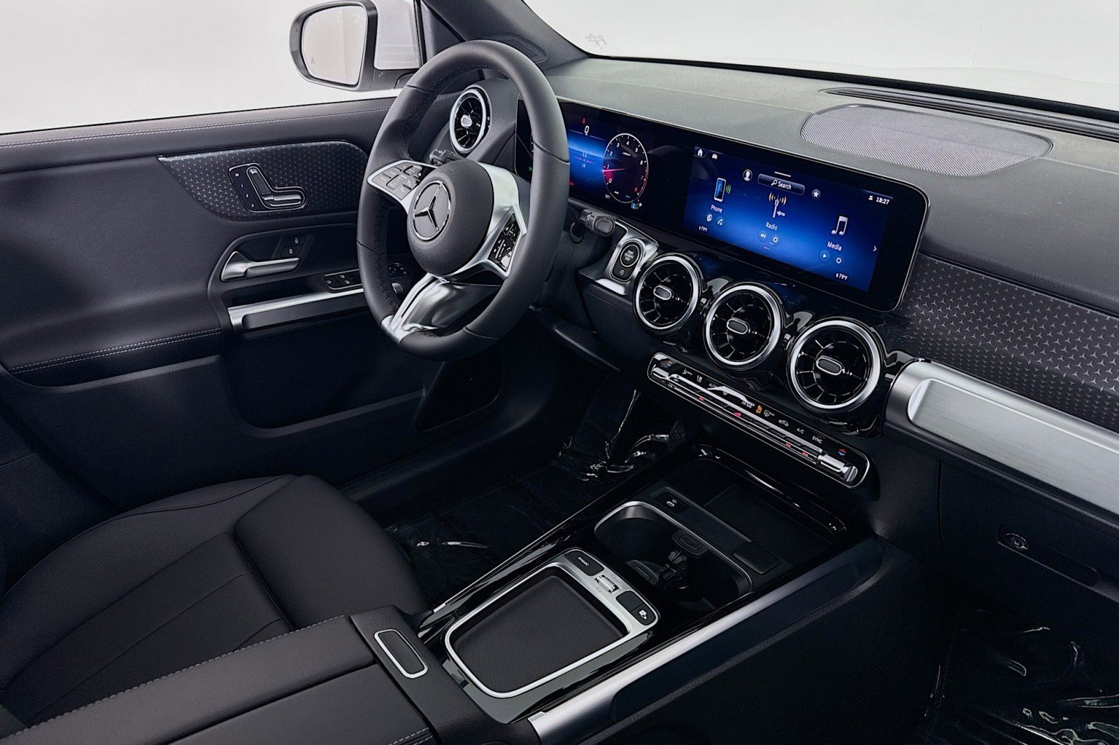 New 2026 Mercedes-Benz GLB 250 image 15