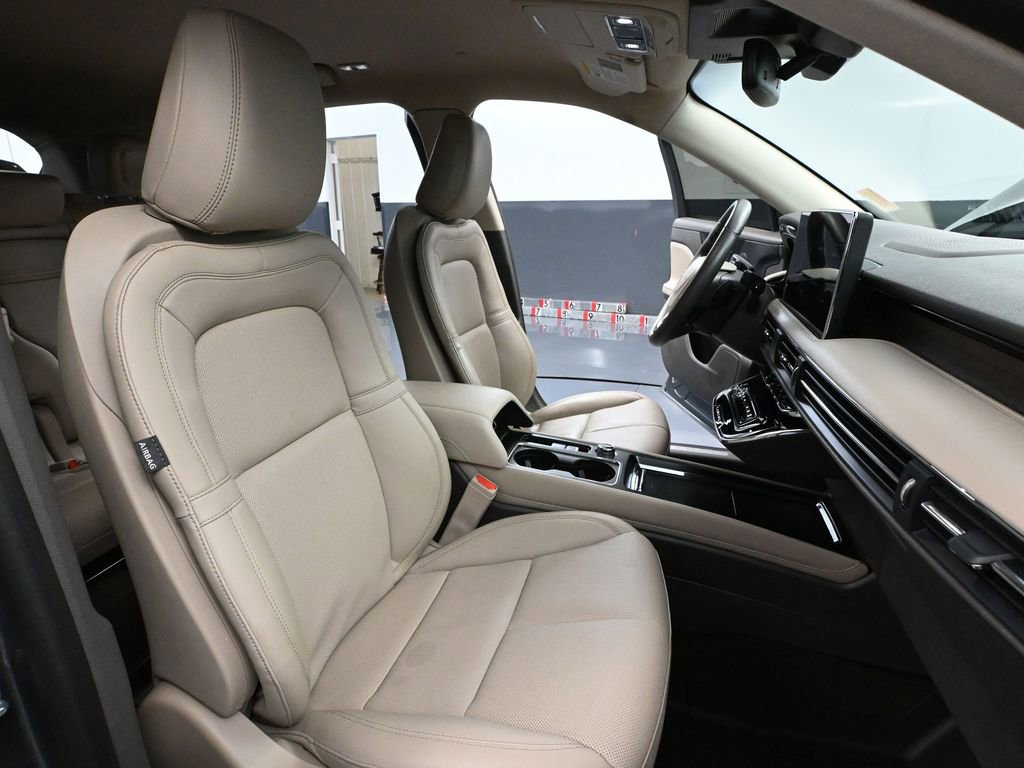 Used 2024 Lincoln Corsair Reserve w/ Towing Package image 48