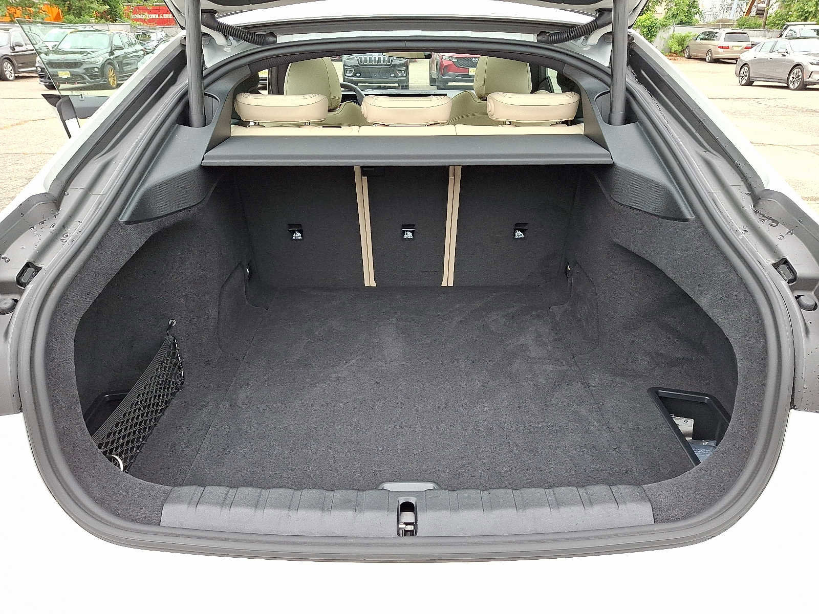 Used 2025 BMW i4 eDrive40 w/ Premium Package image 28