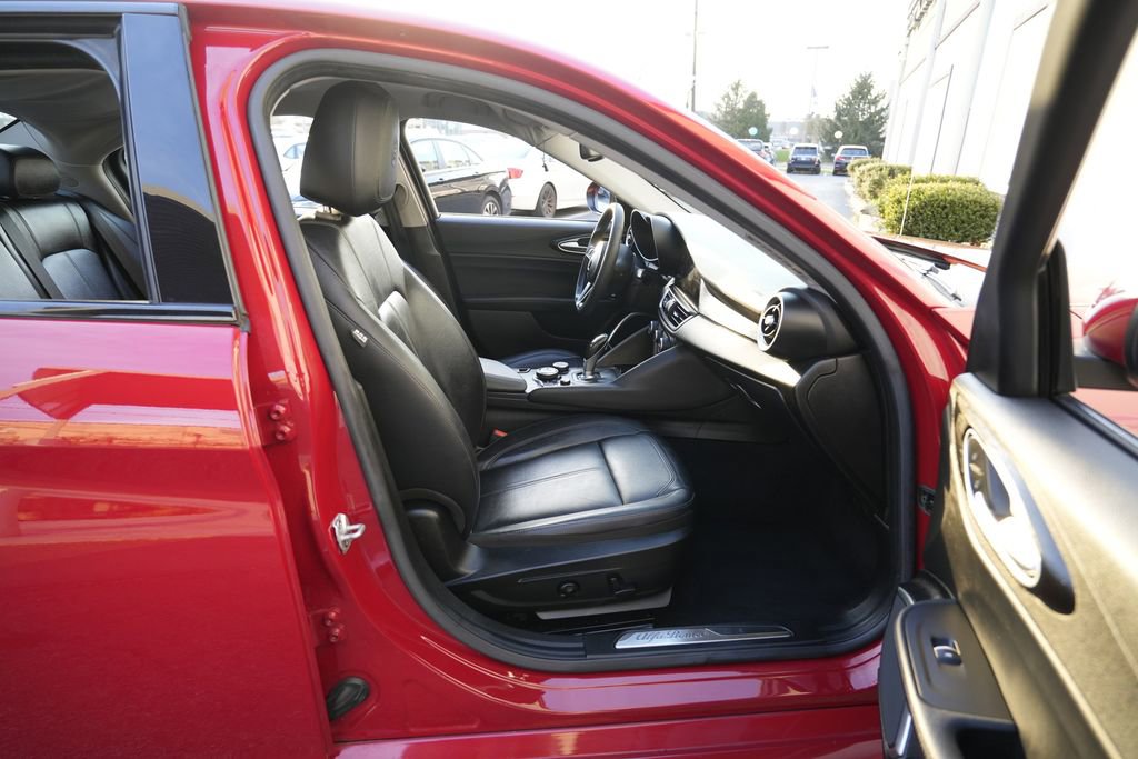 Used 2018 Alfa Romeo Giulia image 29