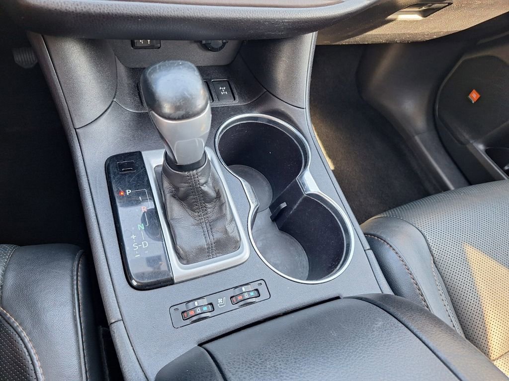 Used 2016 Toyota Highlander Limited Platinum image 16