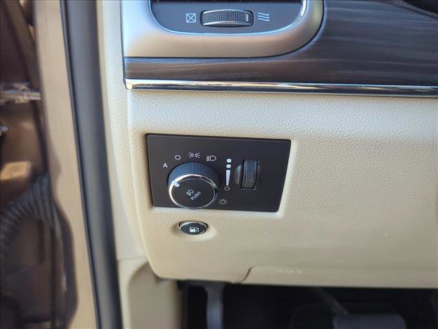 Used 2019 Jeep Grand Cherokee Limited w/ Luxury Group II AWD/4WD image 11