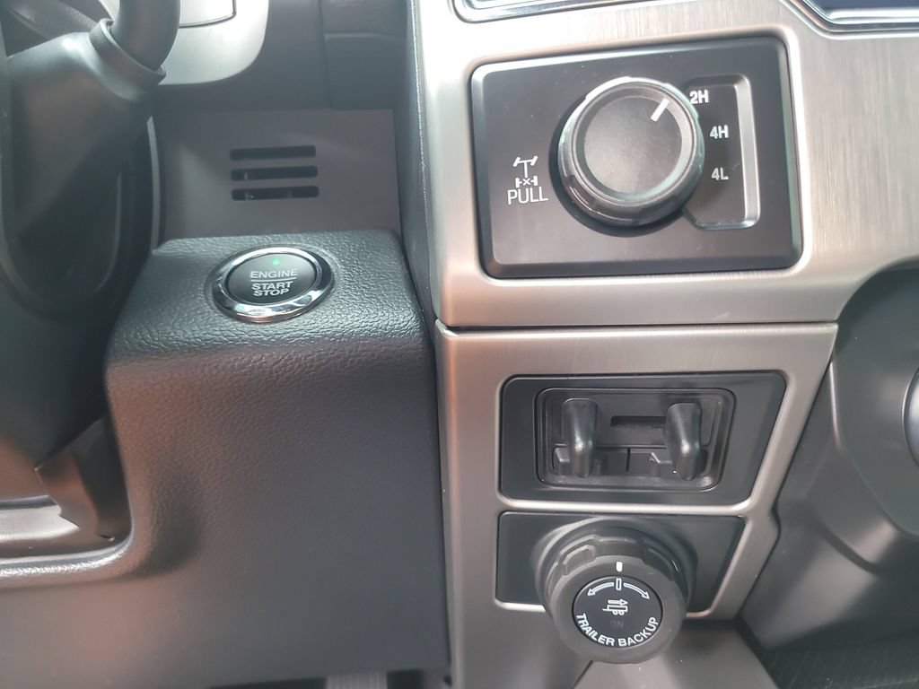 Certified 2022 Ford F250 Platinum w/ FX4 Off-Road Package AWD/4WD image 26