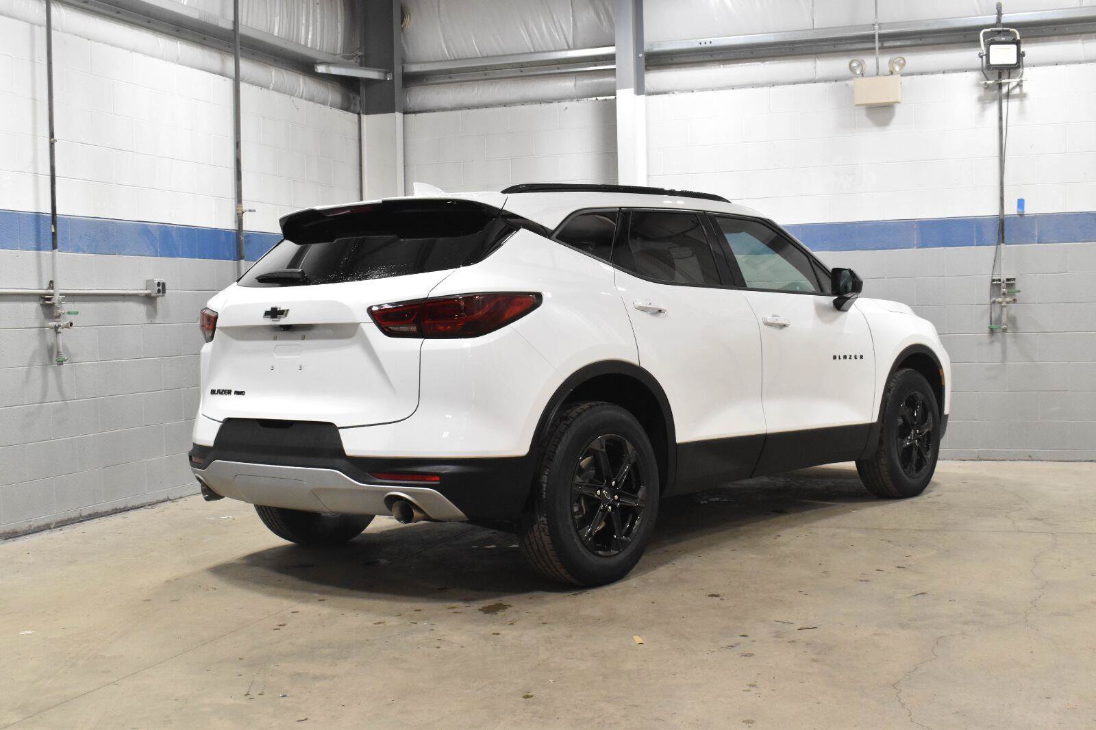 Used 2024 Chevrolet Blazer LT AWD/4WD image 26