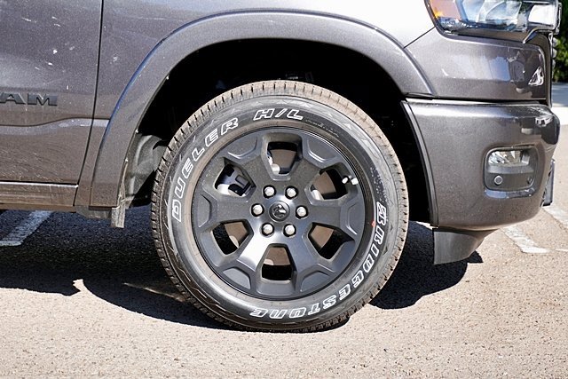 New 2026 RAM 1500 4x4 Crew Cab image 8