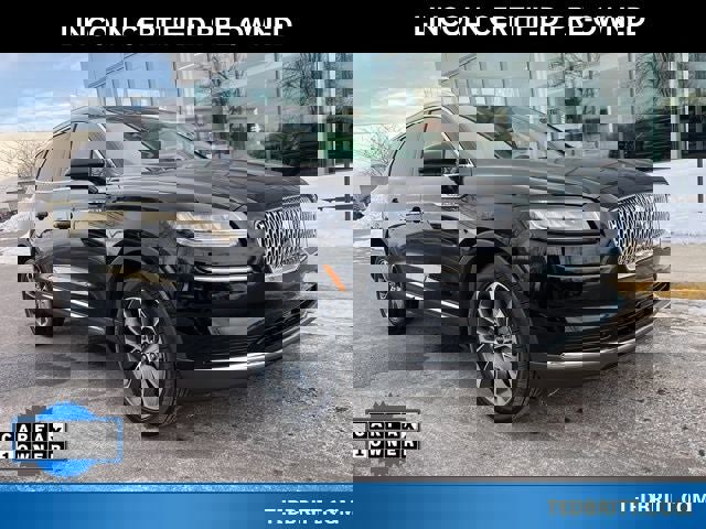 Used 2023 Lincoln Nautilus Reserve image 1