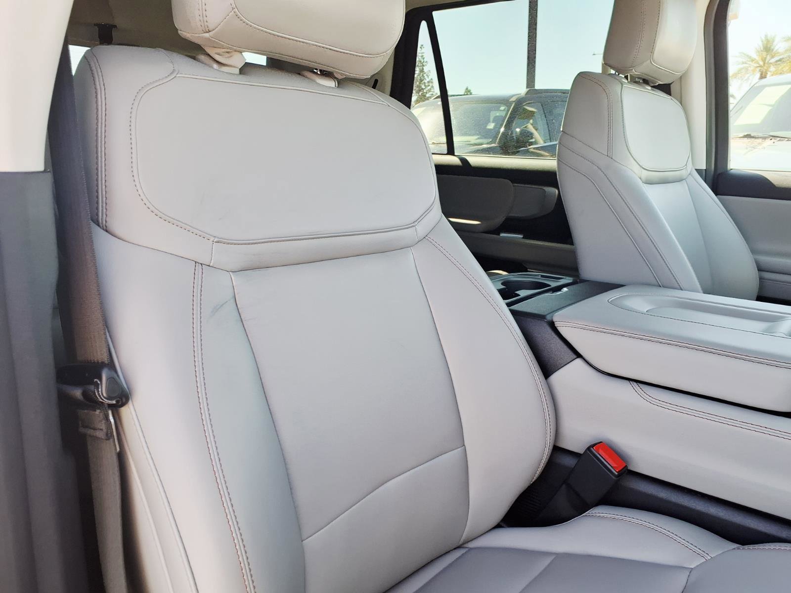 Certified 2025 Ford Expedition Active image 12