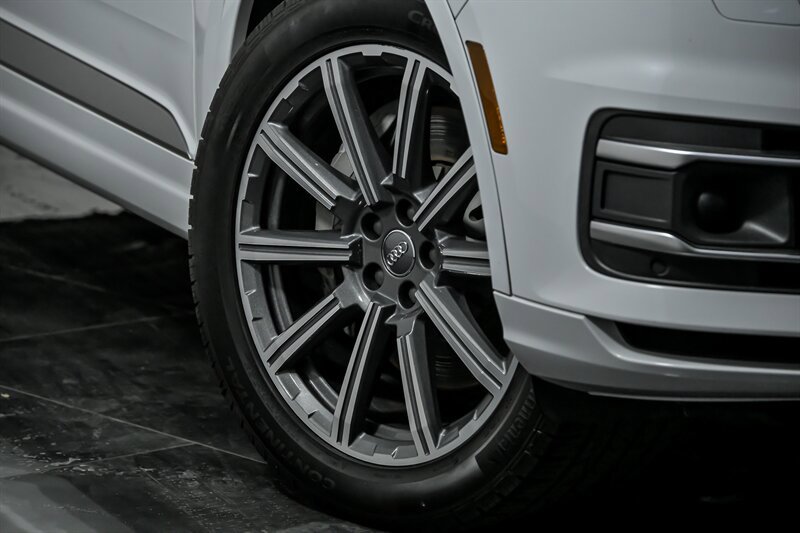Used 2018 Audi Q7 3.0T Premium Plus AWD/4WD image 3