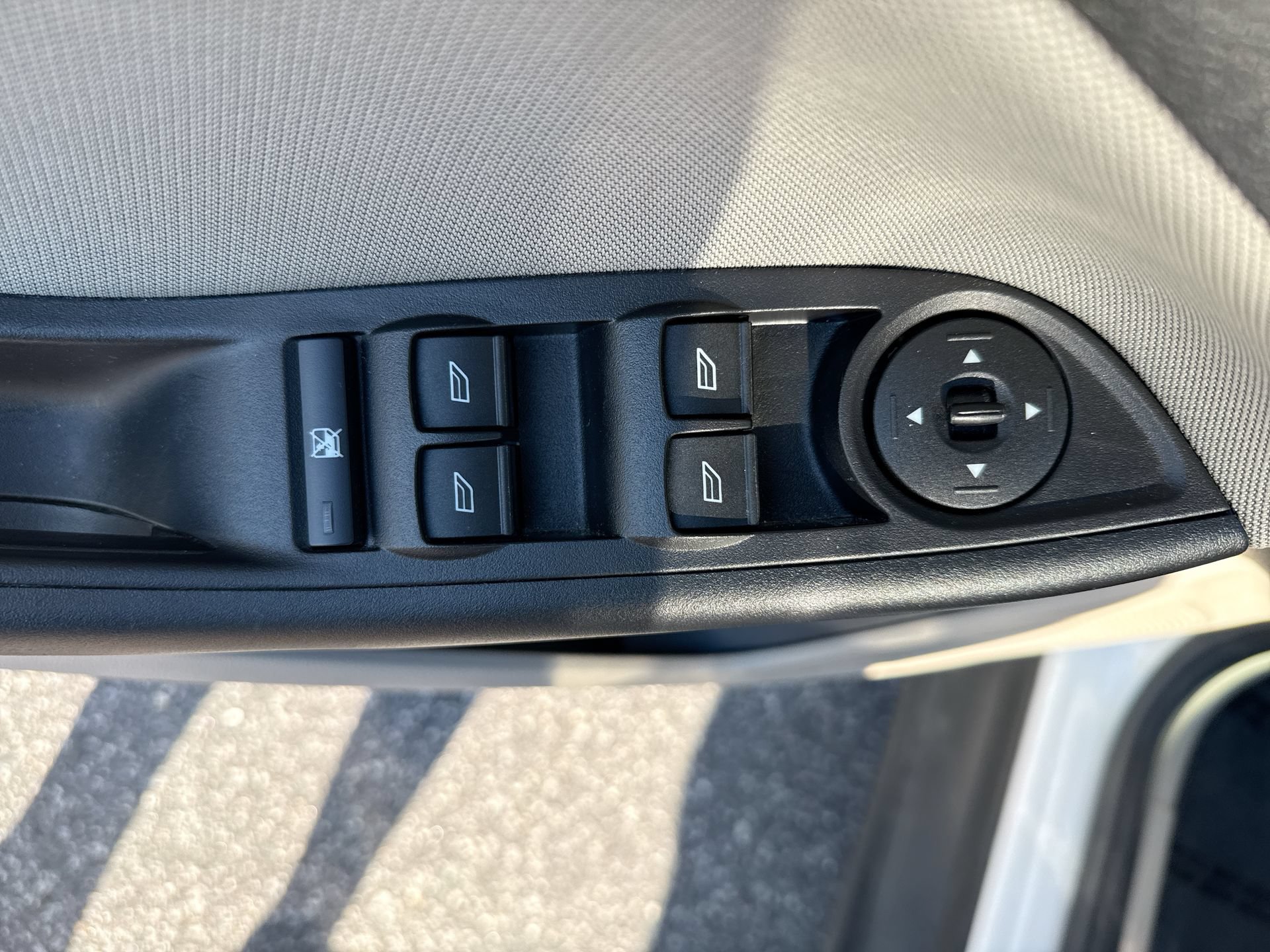 Used 2018 Ford Focus SE FWD image 22