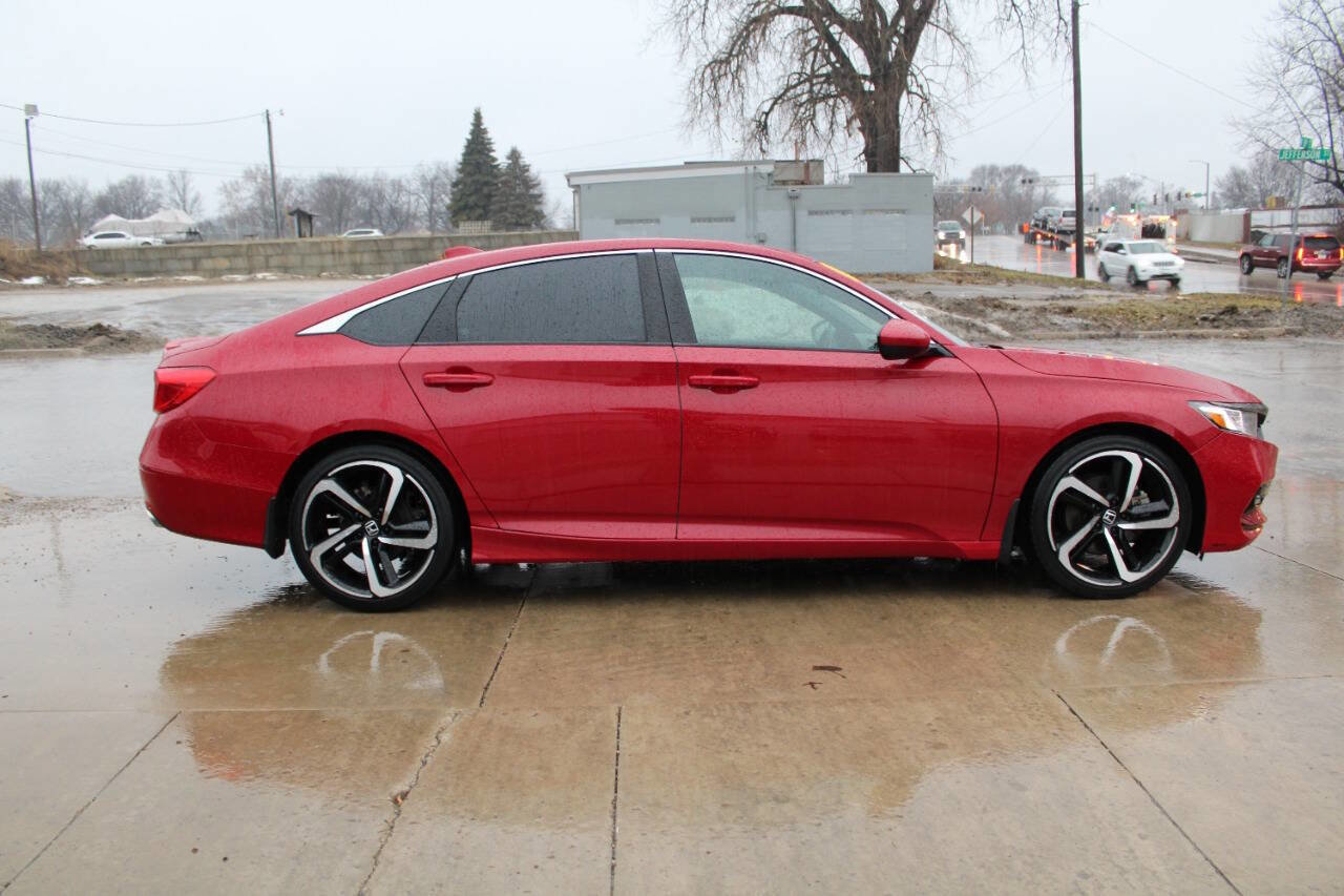 Used 2018 Honda Accord Sport image 3