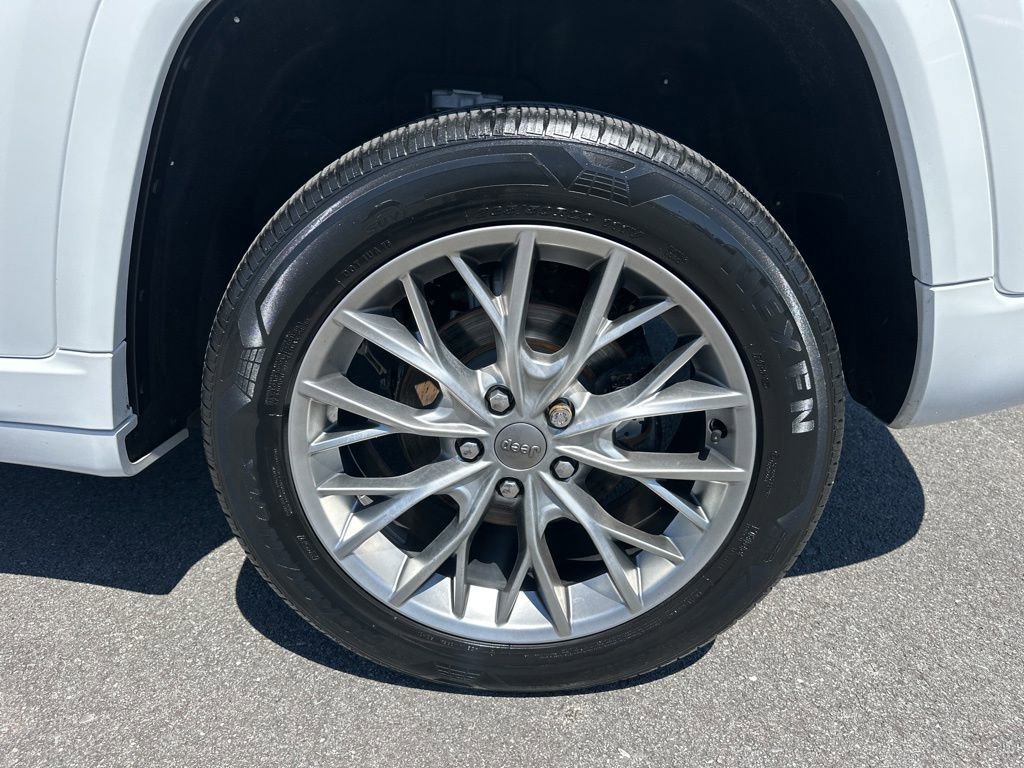 Used 2022 Jeep Grand Cherokee Summit RWD image 12