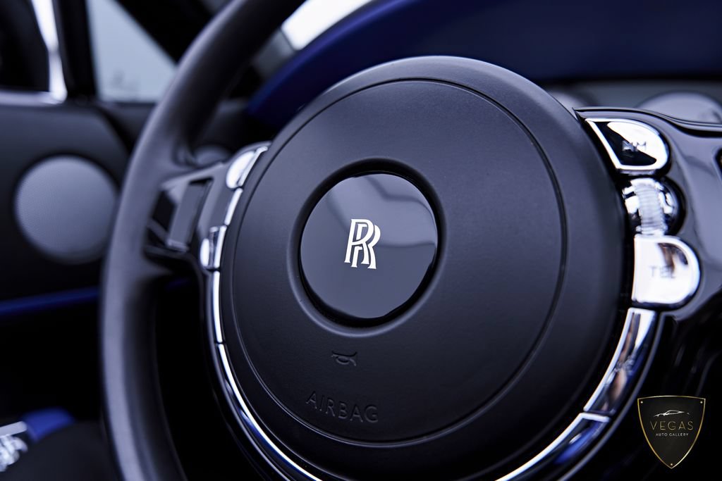 Used 2019 Rolls-Royce Dawn RWD image 73