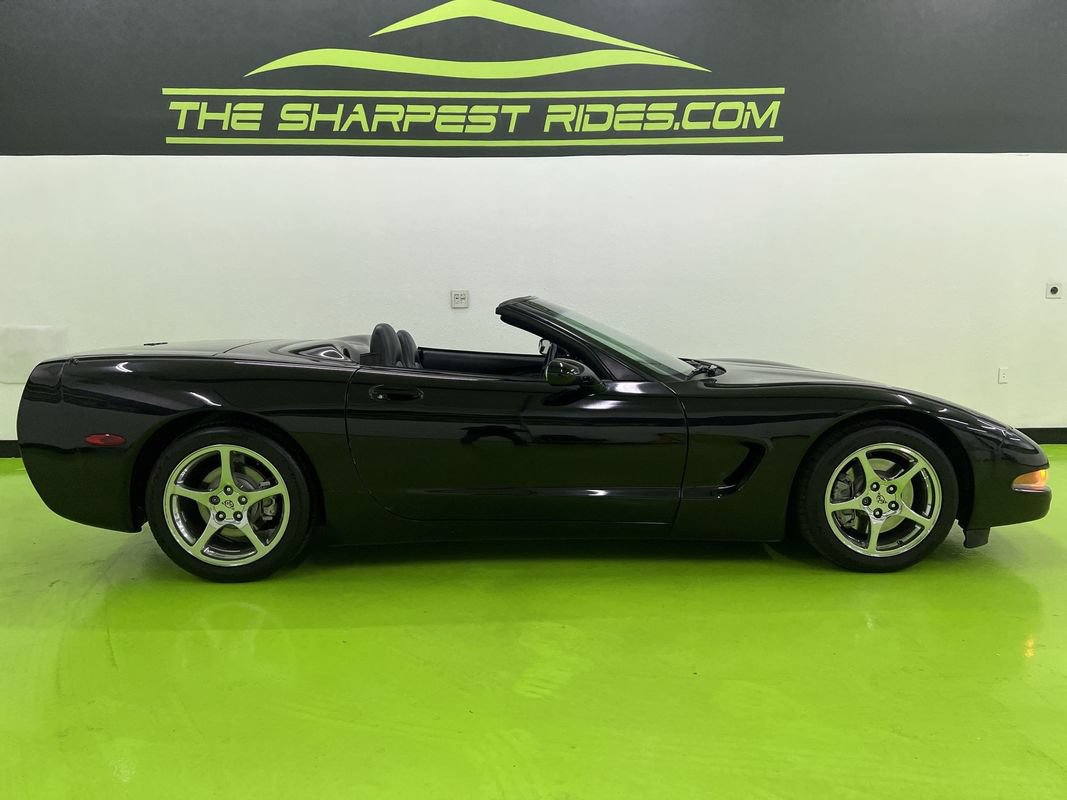 Used 1998 Chevrolet Corvette Convertible w/ Memory Pkg RWD image 11
