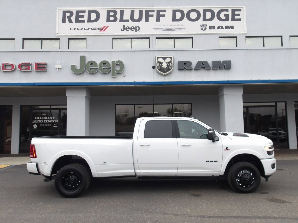 Used 2025 RAM 3500 Limited image 1