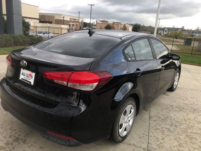 Used 2017 Kia Forte LX image 11