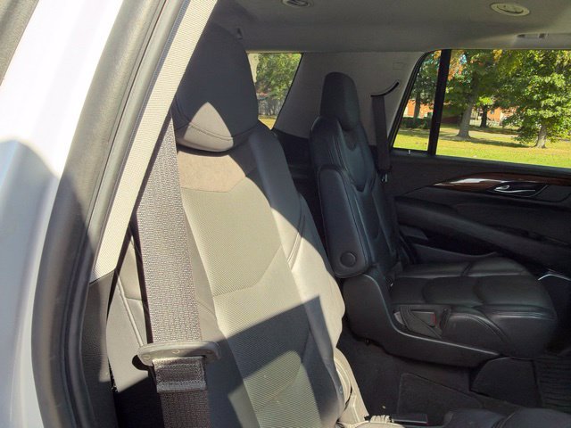 Used 2020 Cadillac Escalade Luxury AWD/4WD image 23