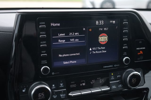 Used 2021 Toyota Highlander XLE AWD/4WD image 16