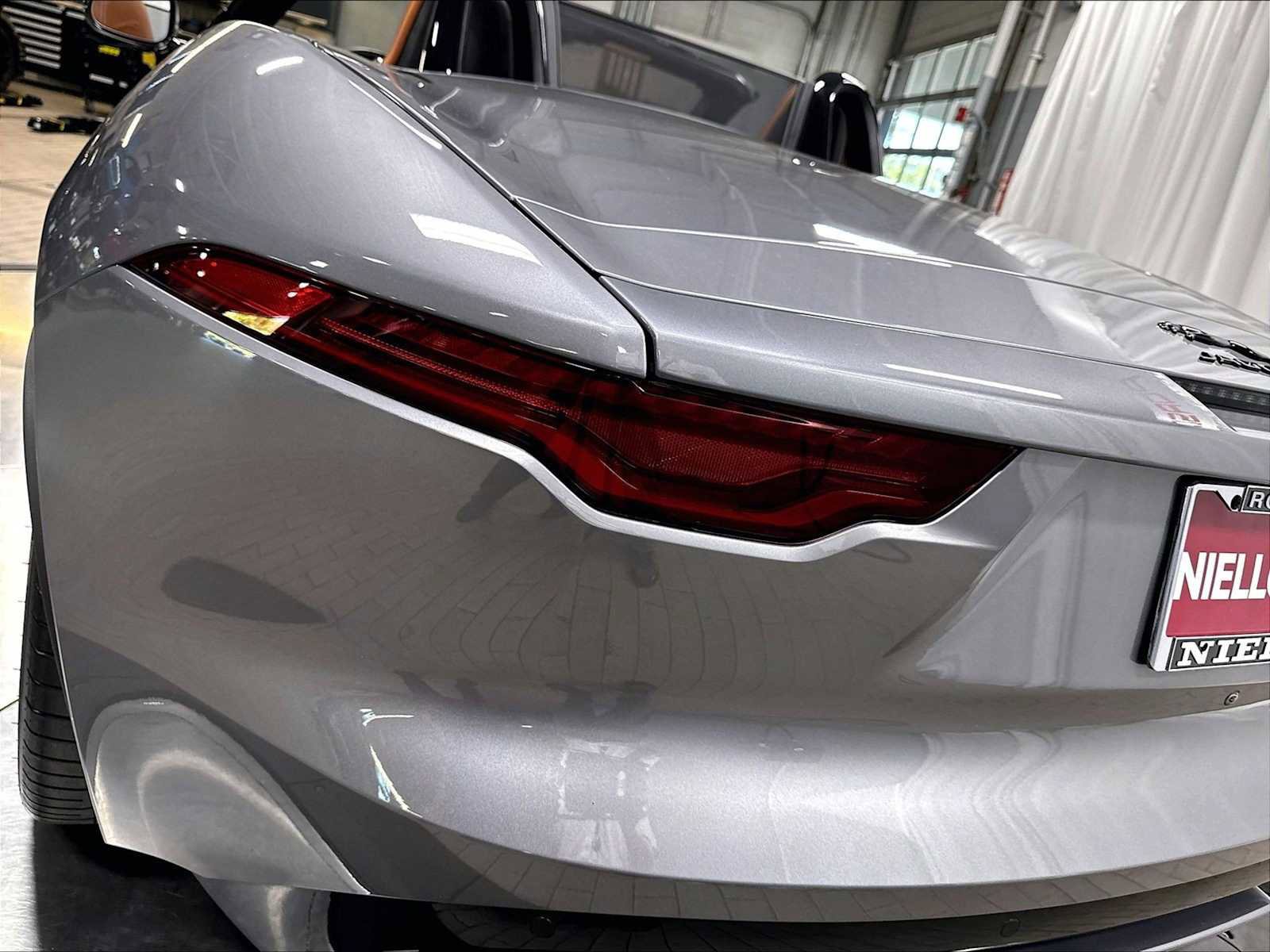Used 2024 Jaguar F-TYPE Convertible AWD image 29