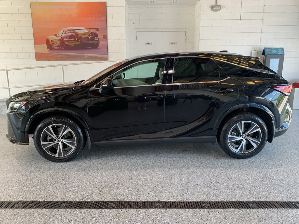 Used 2023 Lexus RX 350 Premium w/ Accessory Package (Z1) AWD/4WD image 5