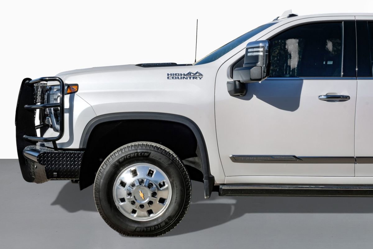 Used 2025 Chevrolet Silverado 3500 High Country w/ High Country Premium Package image 10