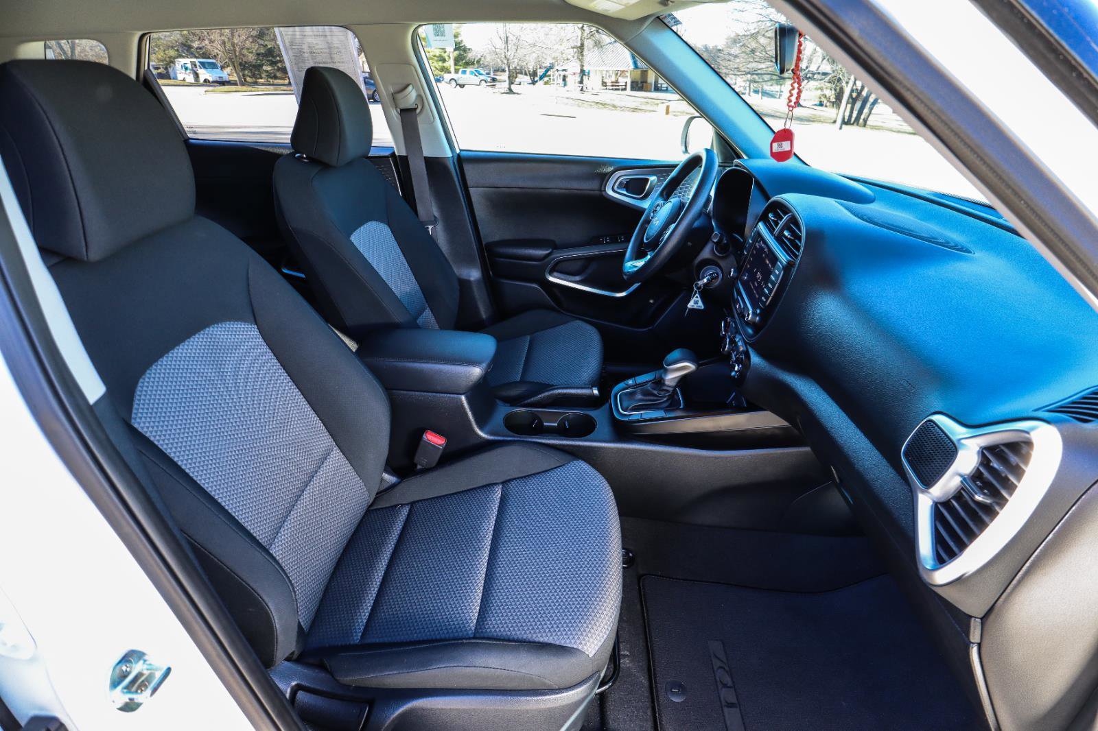 Used 2022 Kia Soul LX FWD image 36