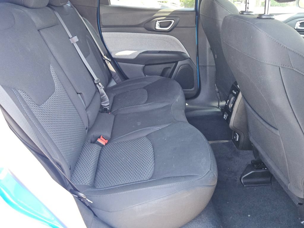 Used 2025 Jeep Compass Sport AWD/4WD image 14