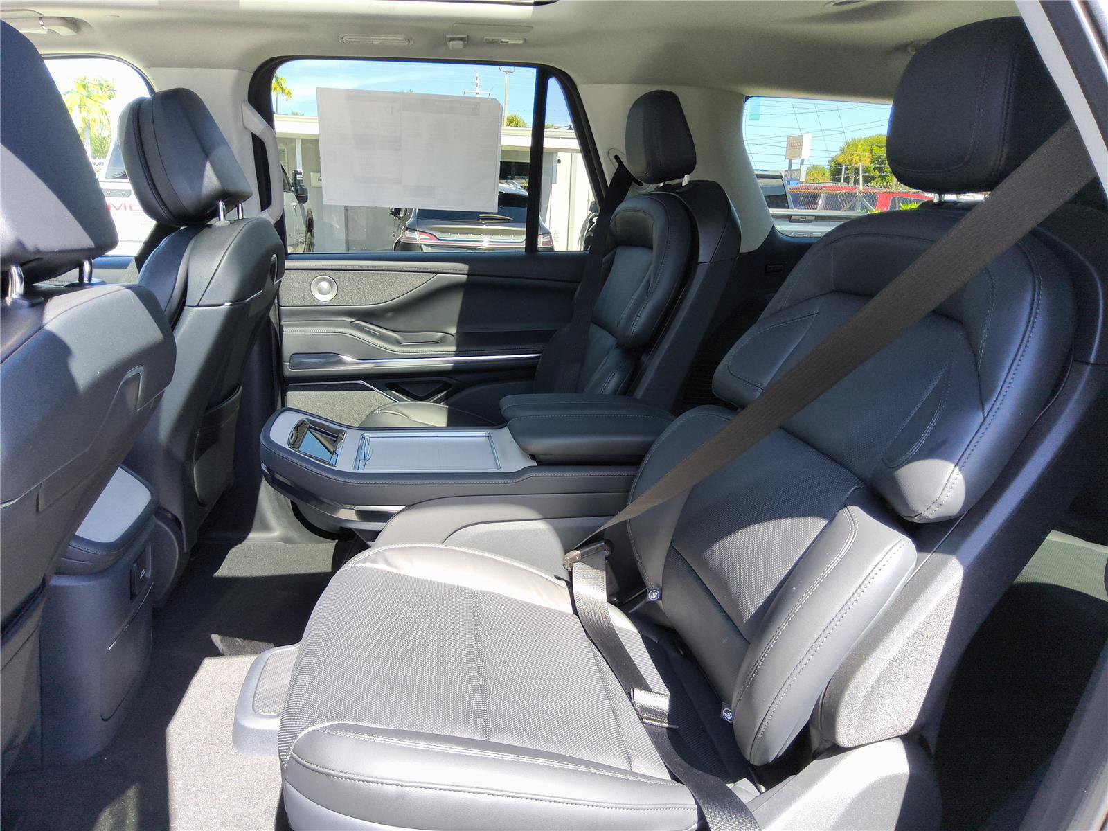 New 2027 Lincoln Navigator Reserve AWD/4WD image 16