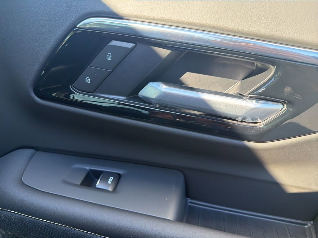 New 2026 Chevrolet Suburban Premier image 28