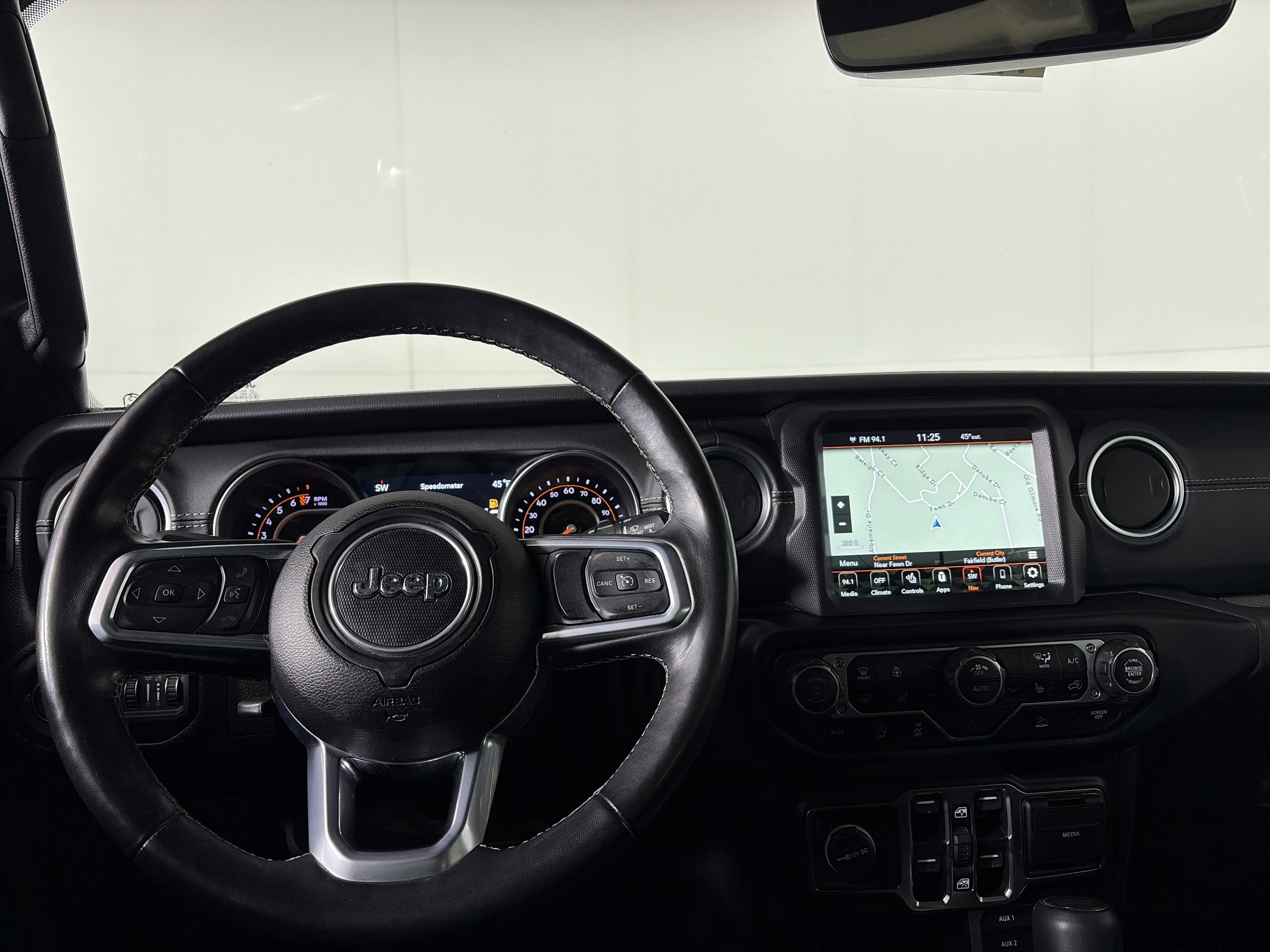 Used 2022 Jeep Wrangler Unlimited Sahara w/ Cold Weather Group image 13