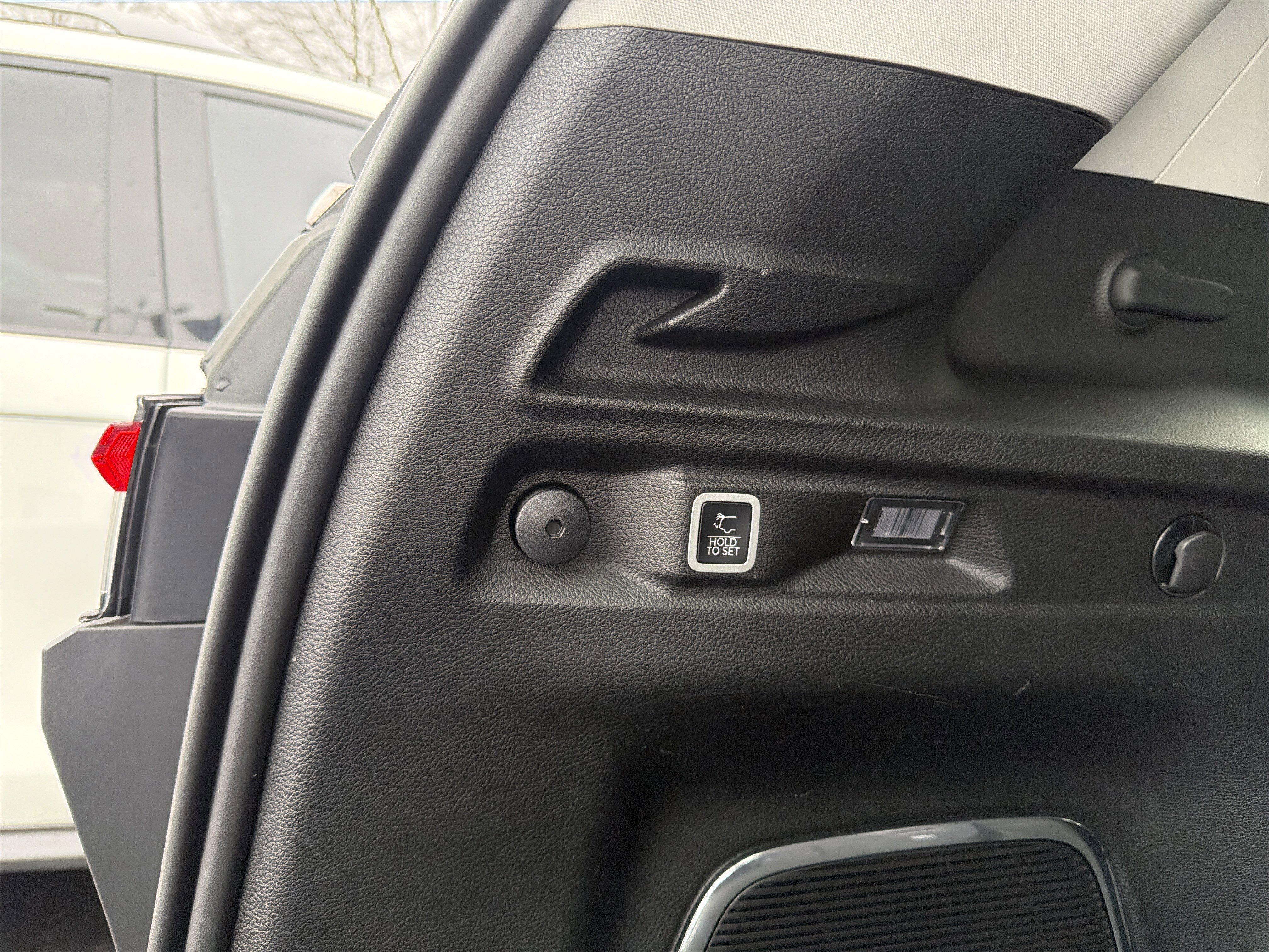 Used 2022 Jeep Grand Cherokee L Limited w/ Luxury Tech Group II AWD/4WD image 9