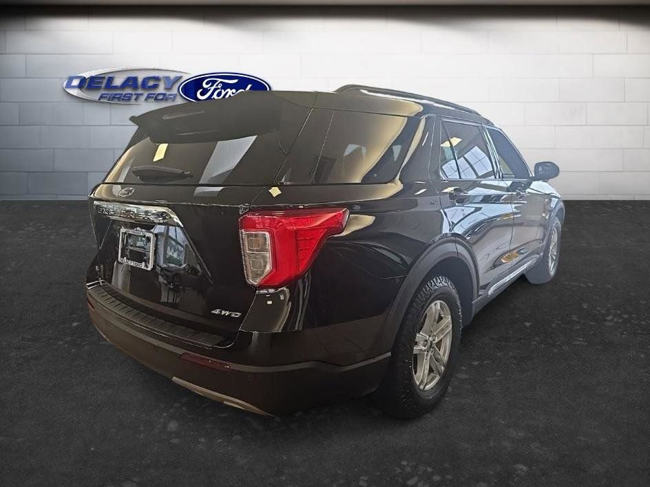 Used 2023 Ford Explorer XLT w/ Equipment Group 202A image 6