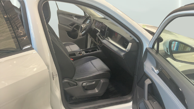 New 2026 Volkswagen Tiguan SE AWD/4WD image 12