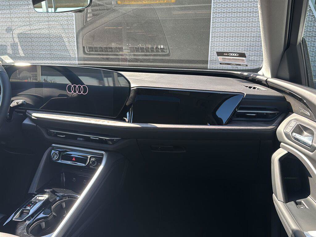Certified 2025 Audi Q5 Premium Plus AWD/4WD image 11
