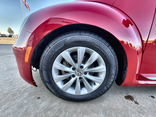 Used 2019 Volkswagen Beetle 2.0T S FWD image 10