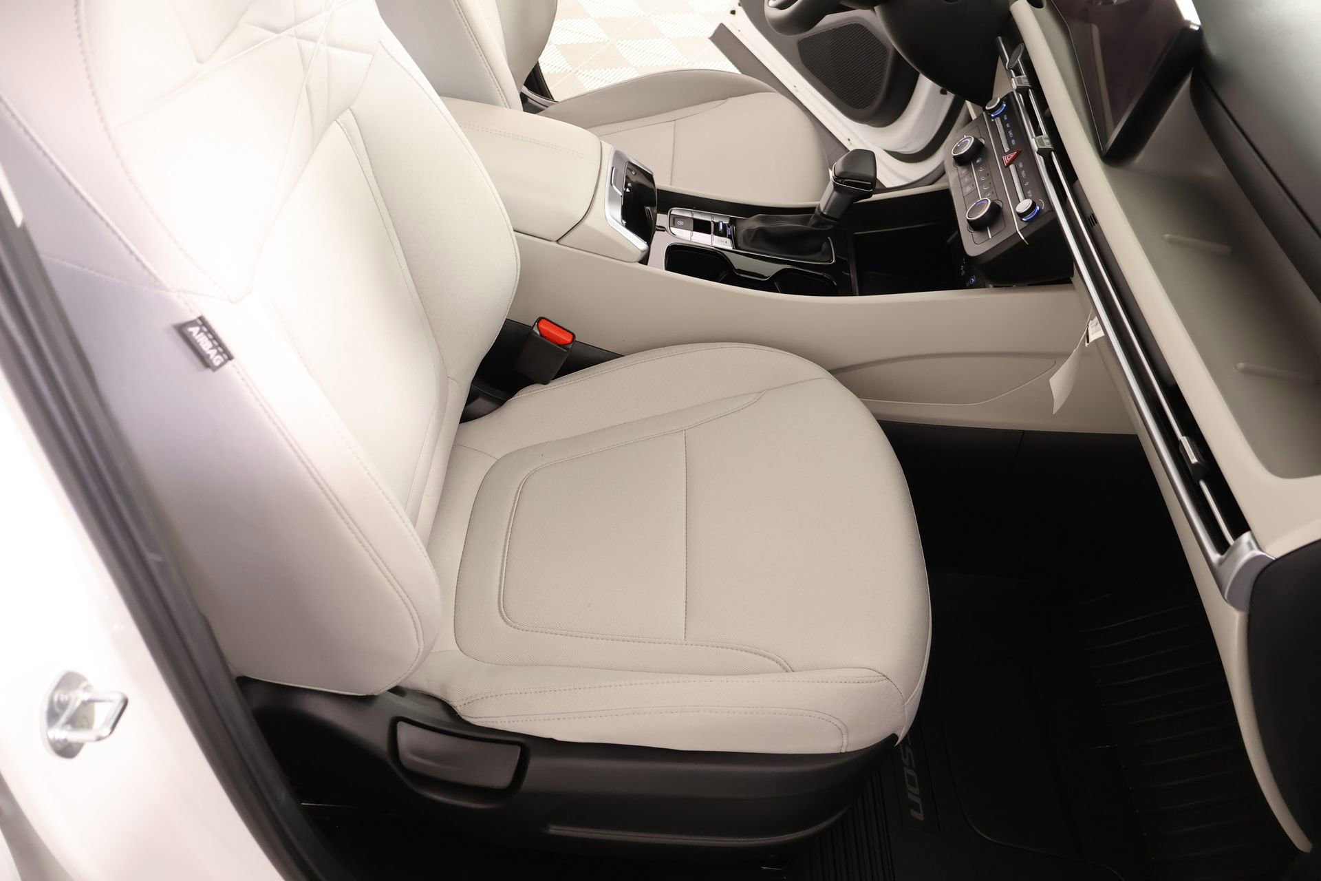 Certified 2025 Hyundai Tucson SE image 12