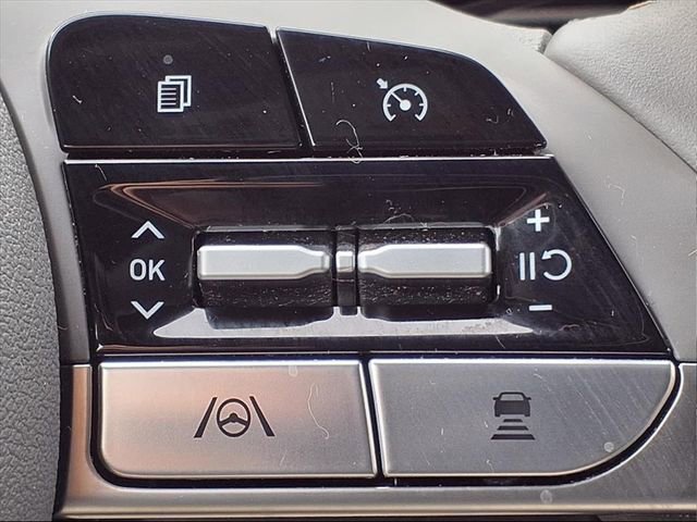 Certified 2023 Hyundai Elantra SEL w/ Convenience Package image 22