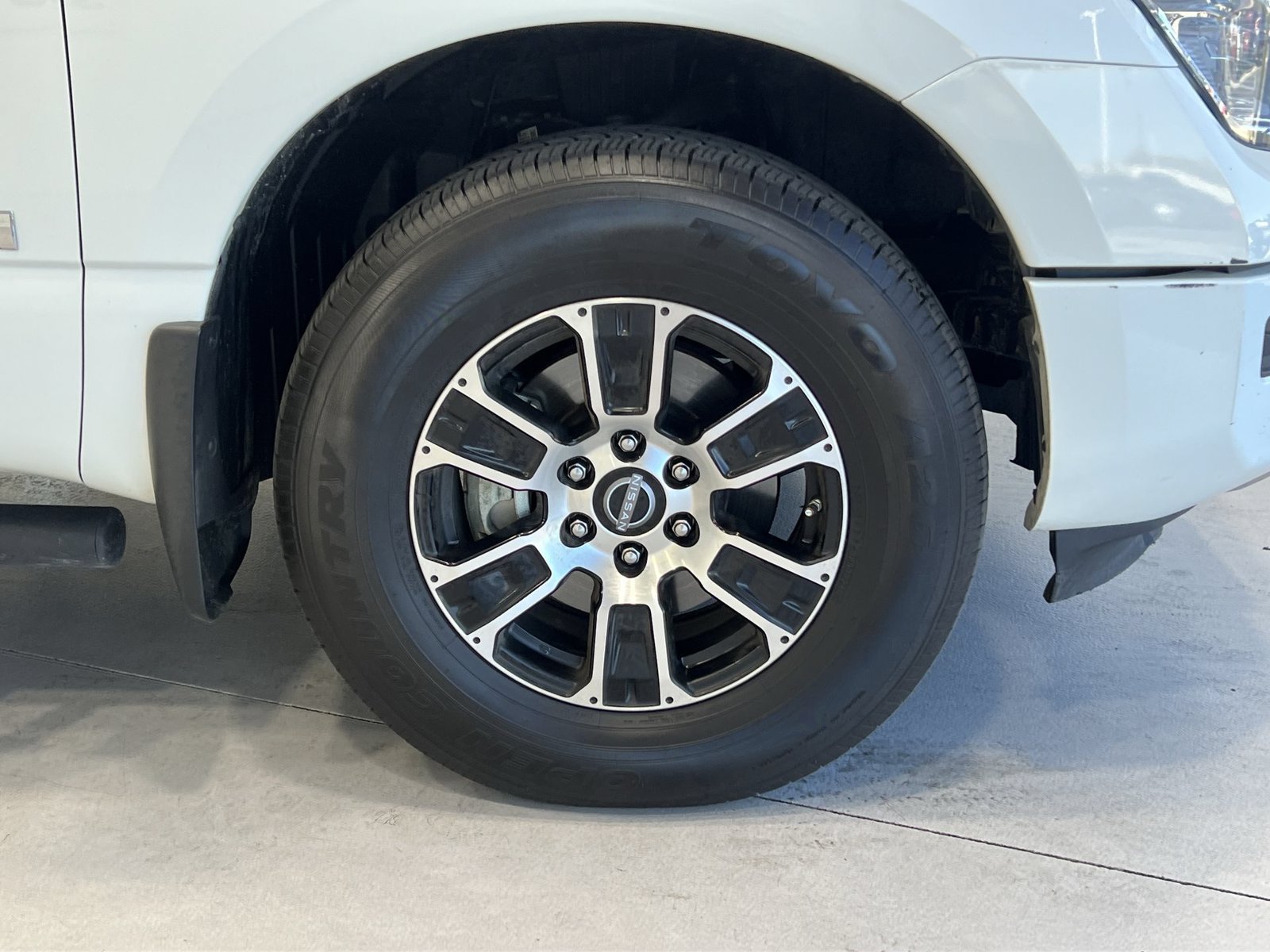 Used 2024 Nissan Titan SV AWD/4WD image 10