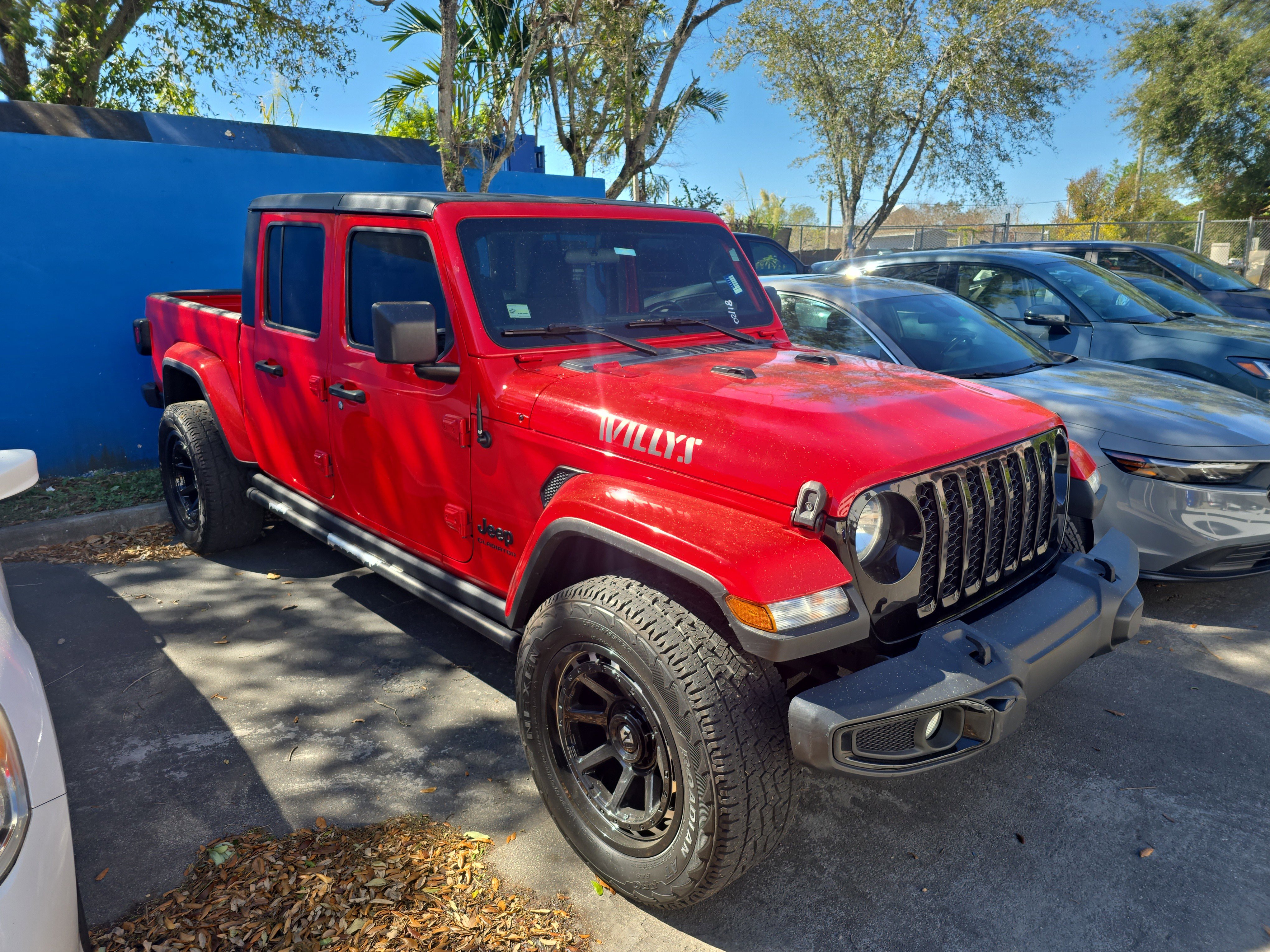 Used 2021 Jeep Gladiator Willys image 3