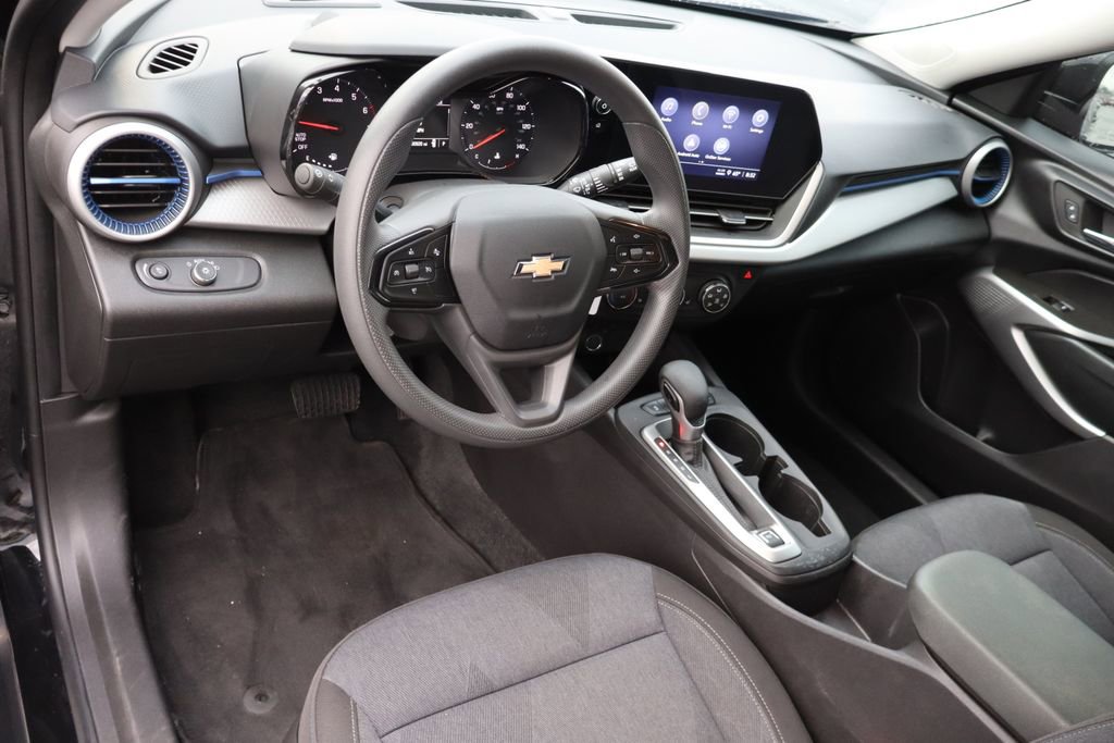 Used 2024 Chevrolet Trax LS w/ LS Convenience Package image 5