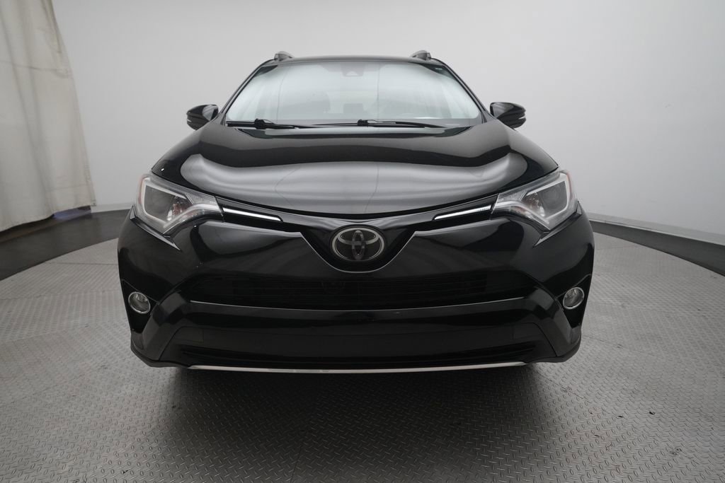 Used 2018 Toyota RAV4 XLE AWD/4WD image 11