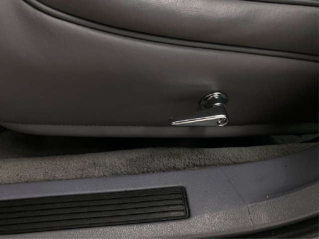 Used 1994 Lincoln Town Car Signature RWD image 24