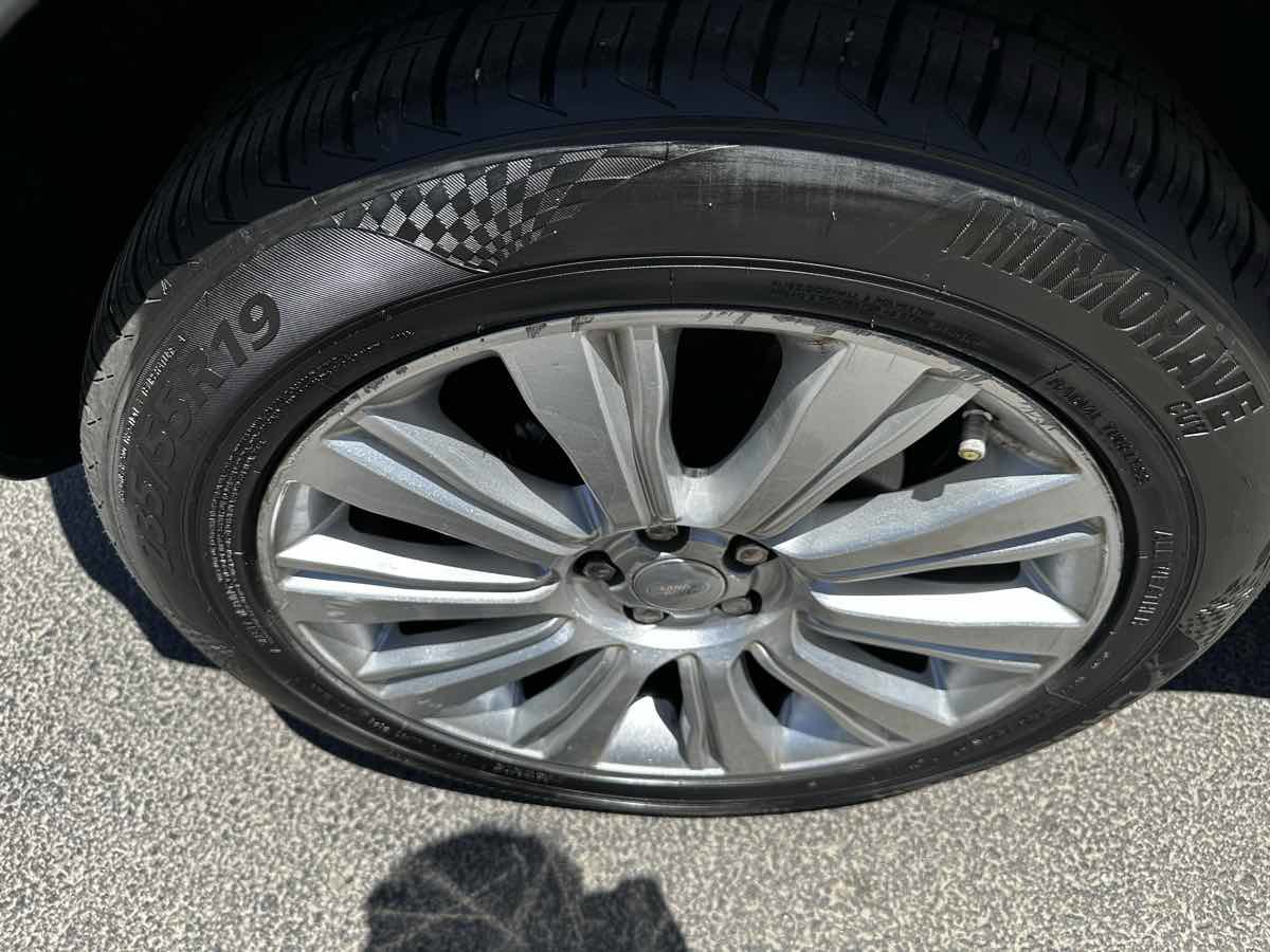 Used 2016 Land Rover Range Rover Evoque HSE image 11