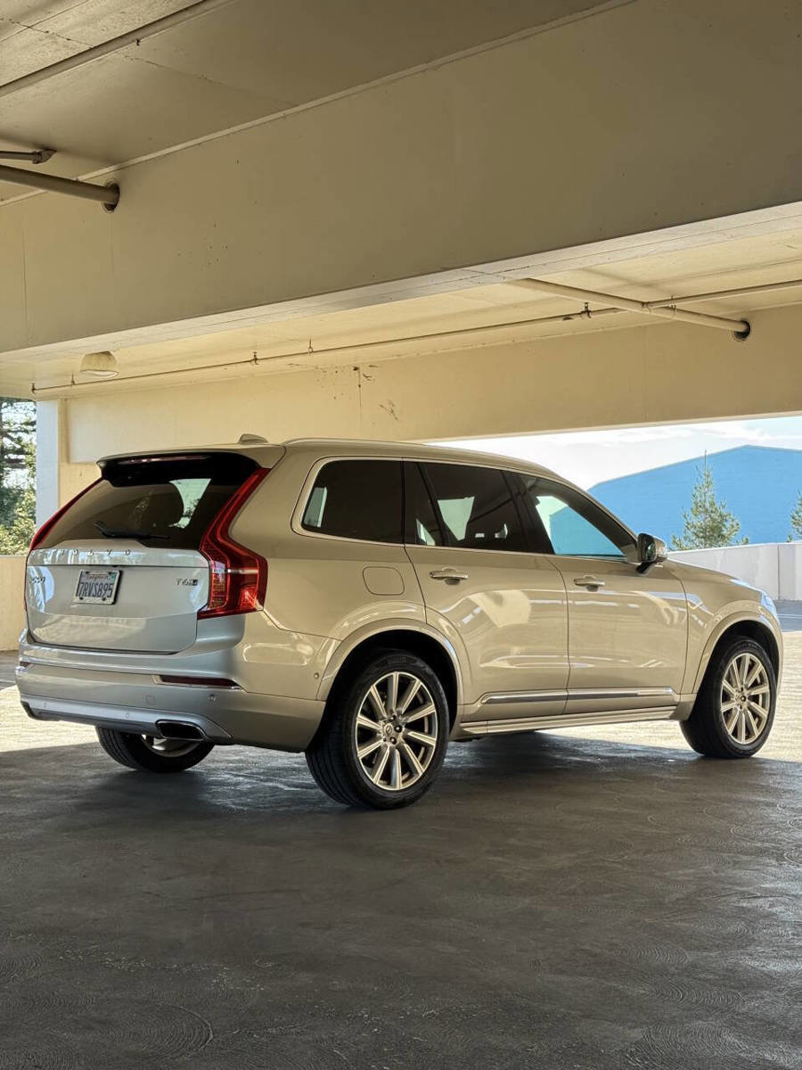 Used 2016 Volvo XC90 T6 Inscription w/ Vision Package AWD/4WD image 6