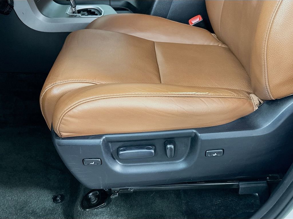 Used 2016 Toyota Sequoia Platinum image 20