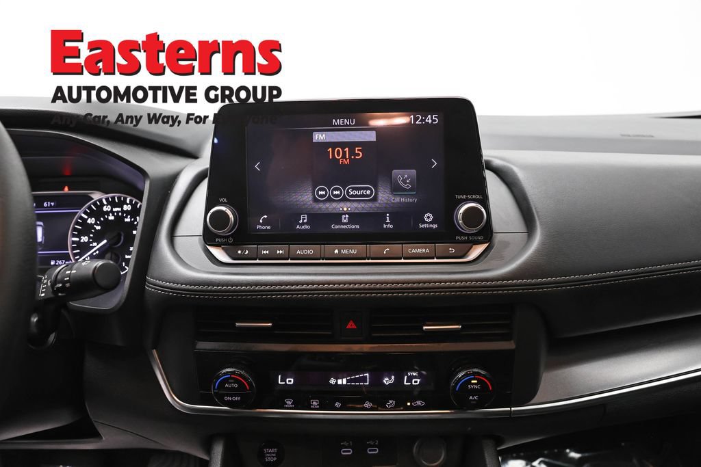 Used 2024 Nissan Rogue SV AWD/4WD image 11