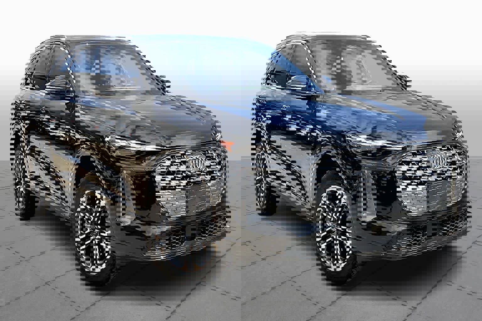 Certified 2025 Audi Q5 Premium w/ Convenience Package image 2