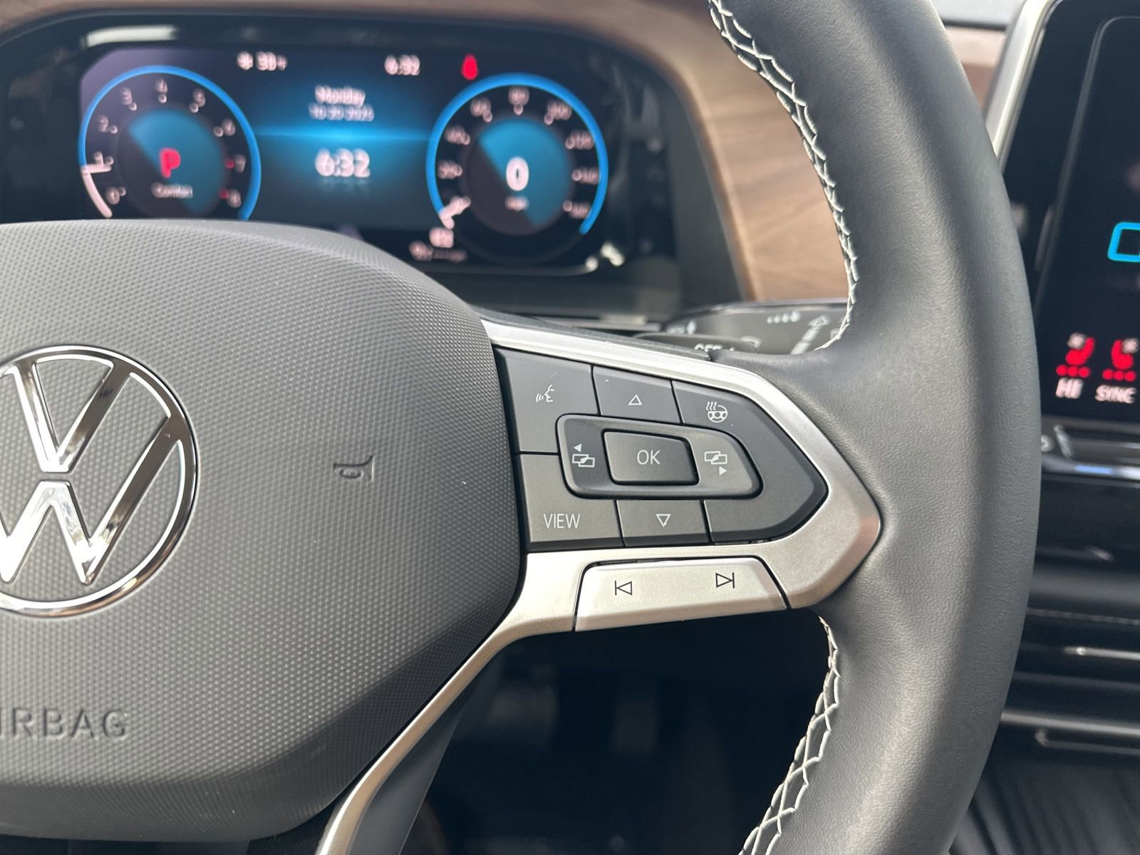 New 2026 Volkswagen Atlas SE image 15